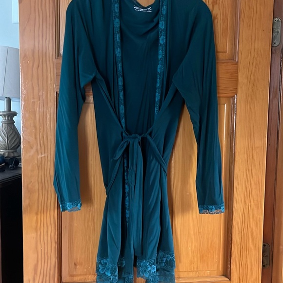 Robe size m\l - Picture 1 of 5